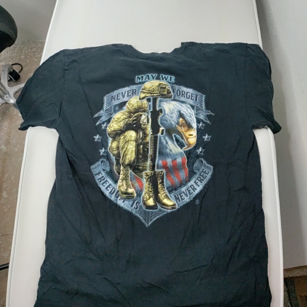 COPY - Men's military t shirt size large